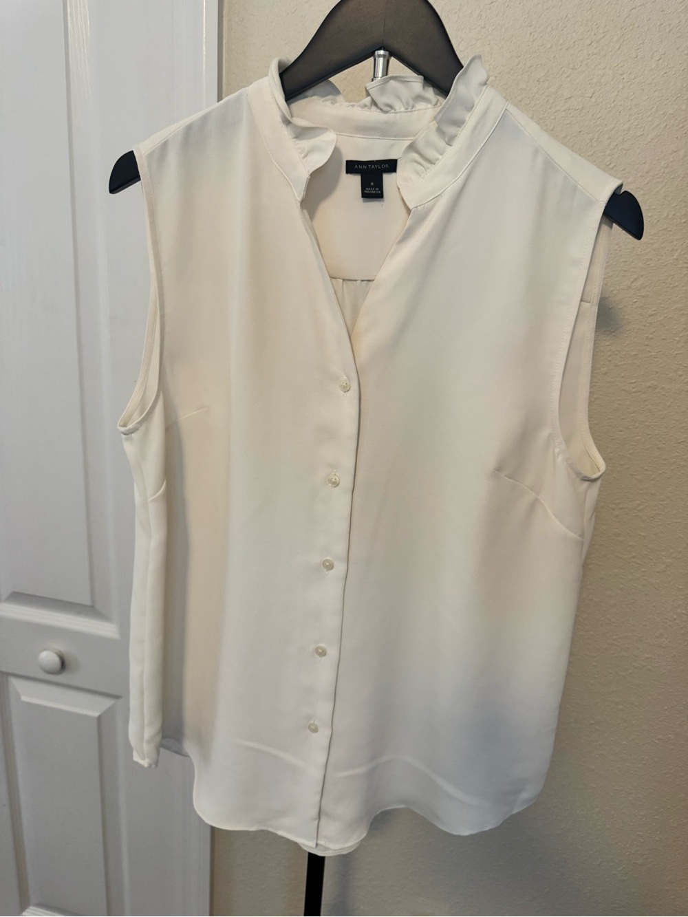 Ann Taylor Blouse - Sleeveless